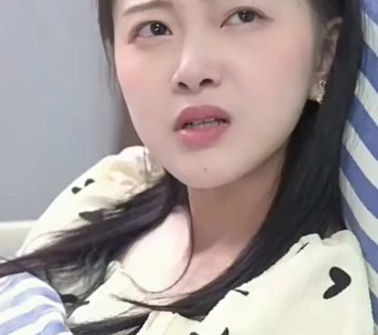 怀孕后，渣老板每天都想拿掉我的崽 第02集